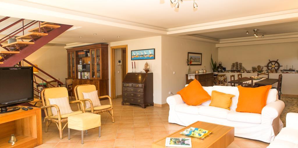Casa Palheiro Amarelo Da Biarritz Villa กอสตานอวา ภายนอก รูปภาพ